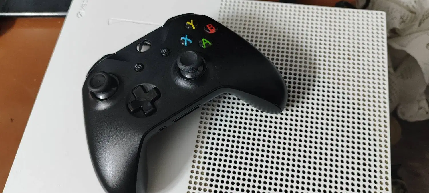 کنسول xbox one s 1 terabyte|کنسول، بازی ویدئویی و آنلاین|اندیشه, شهرک مریم|دیوار
