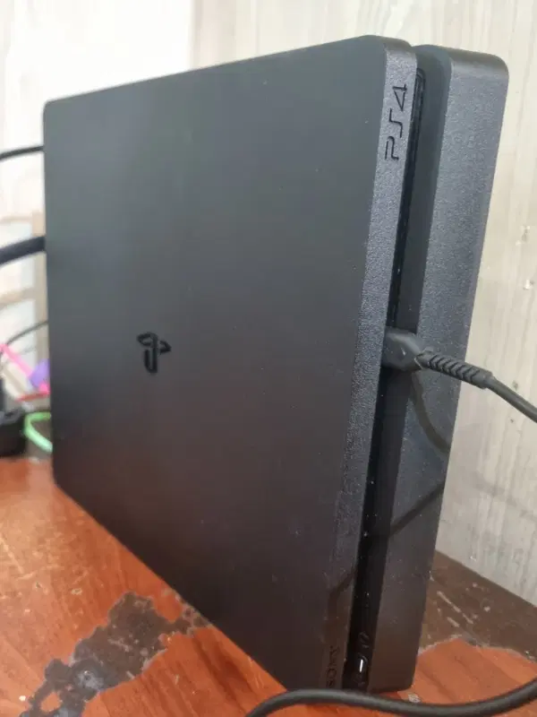 ps4 1t 2 دسته|کنسول، بازی ویدئویی و آنلاین|اصفهان, باغ نگاره|دیوار