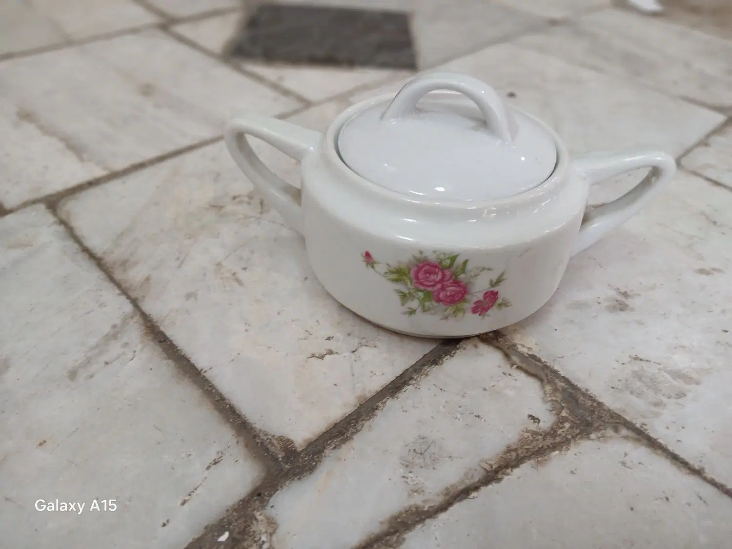ظرف|ظروف سرو و پذیرایی|قم, قلعه کامکار|دیوار