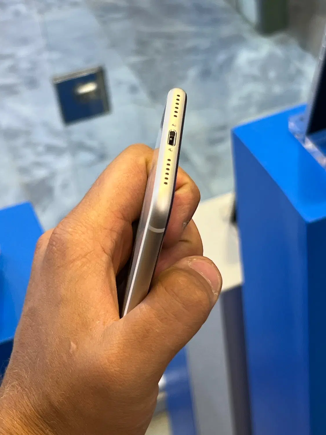 se 2020 (128GB)|موبایل|اصفهان, باغ زرشک|دیوار