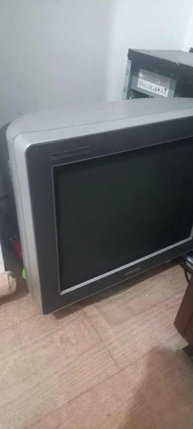 مانیتور|رایانه رومیزی|خوی, |دیوار