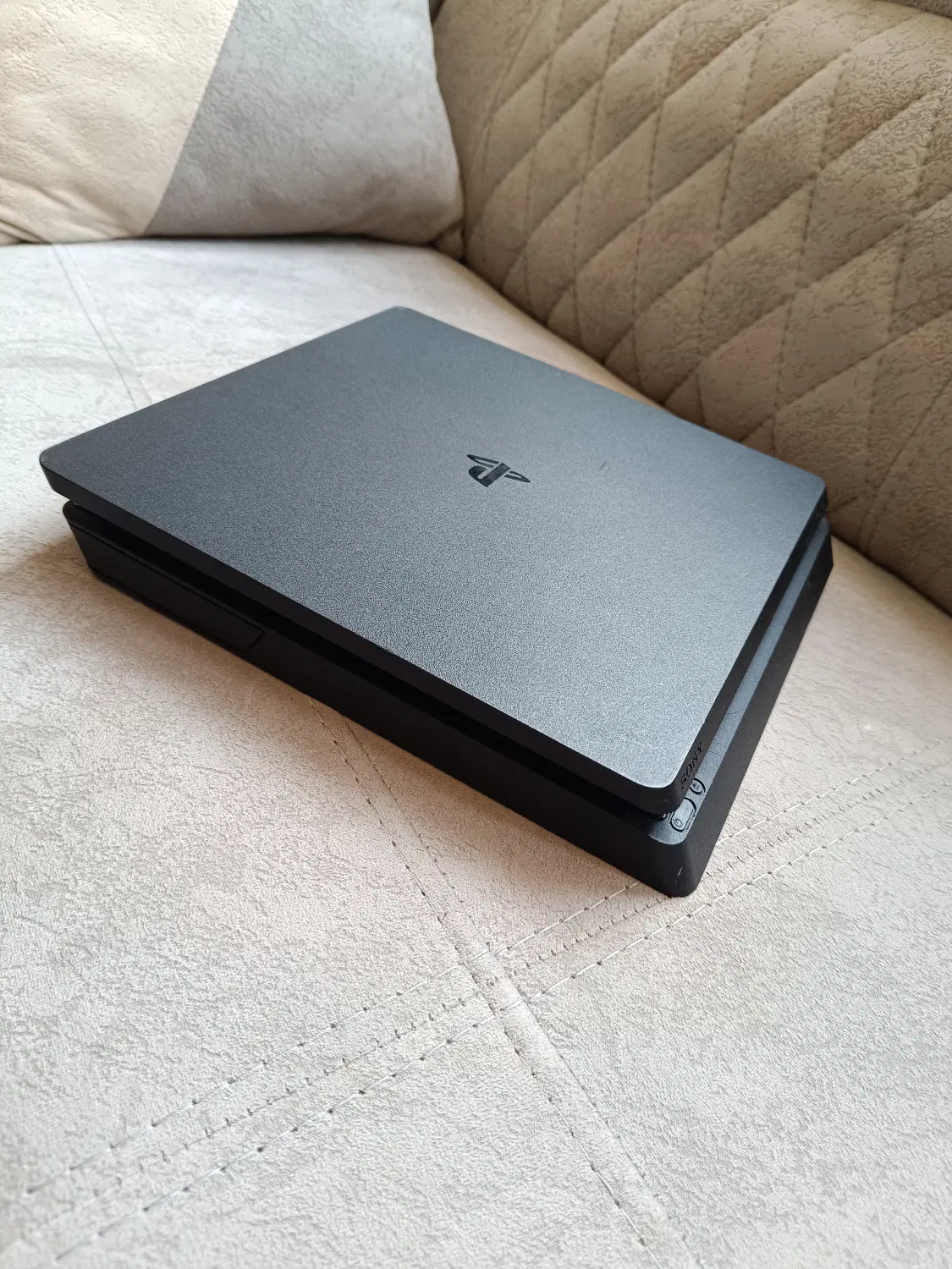 Ps4 slim|کنسول، بازی ویدئویی و آنلاین|شیراز, نصر|دیوار