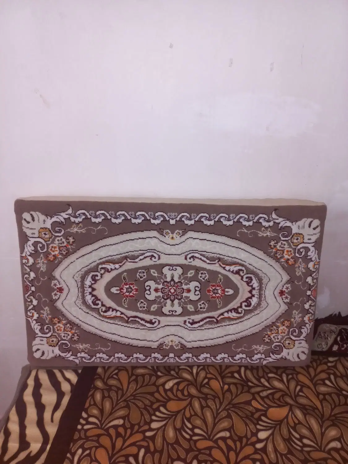 پشتی|پشتی|نجفآباد, حومه نجف آباد|دیوار