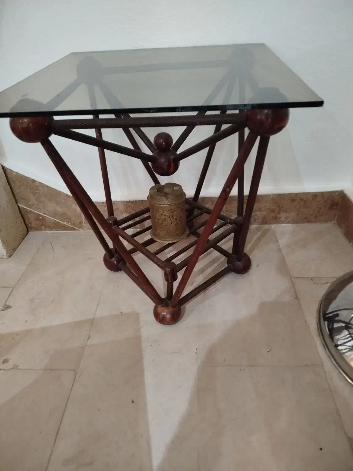 میز کوچک تکی|میز تلفن|نور, |دیوار