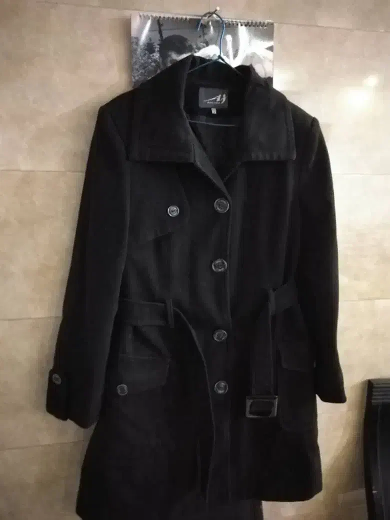 پالتو|لباس|مشهد, فارغ التحصیلان|دیوار