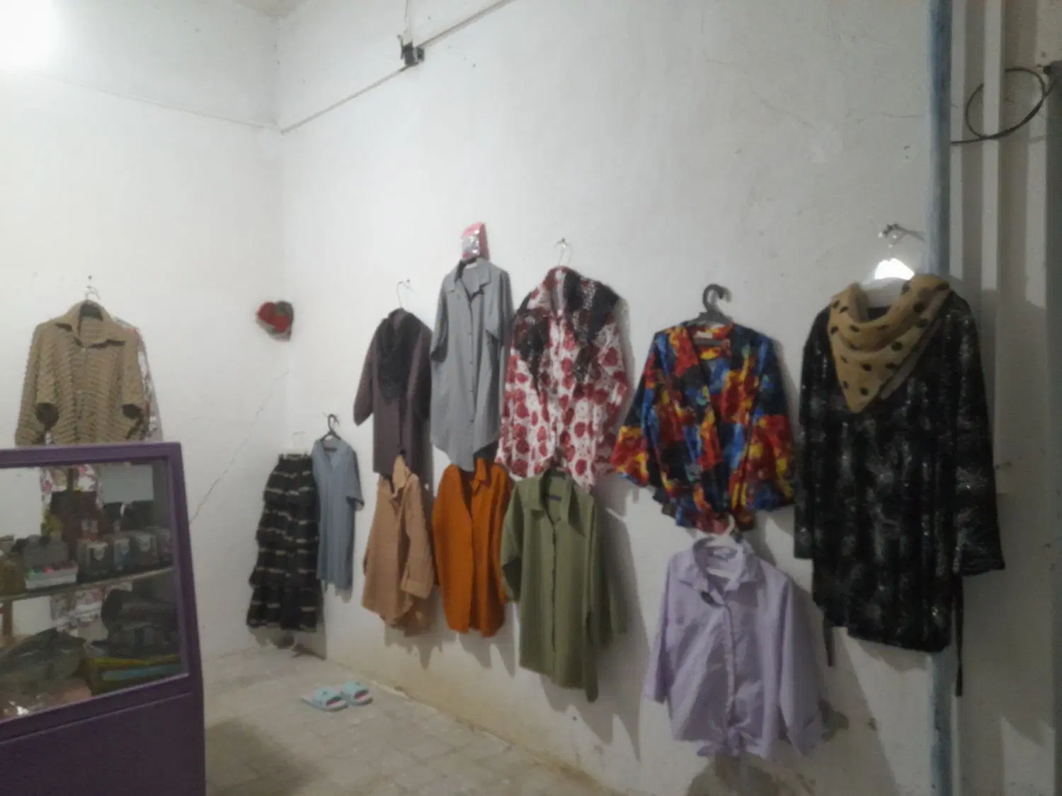 شومیز|لباس|کوهپایه, |دیوار
