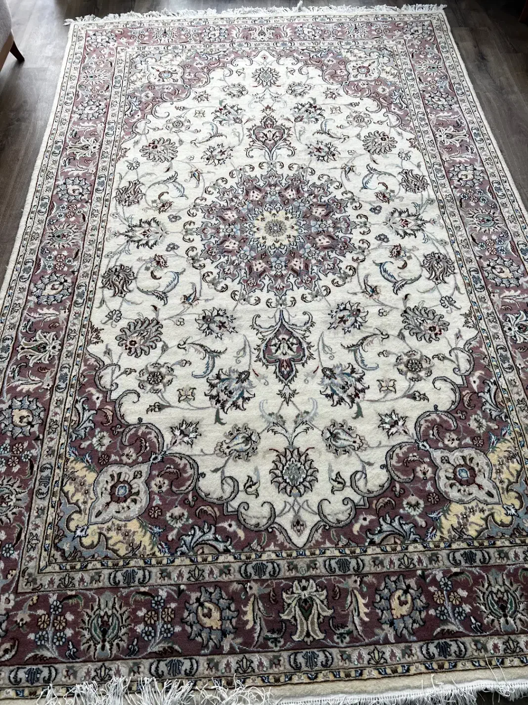 فرش دستی|فرش|کرج, جهان‌شهر|دیوار