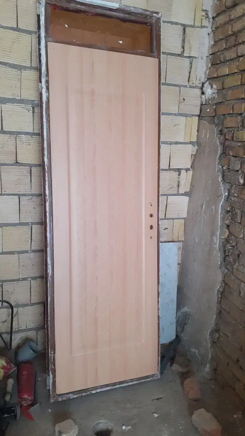 درب چوبی|مصالح و تجهیزات ساختمان|دهگلان, |دیوار