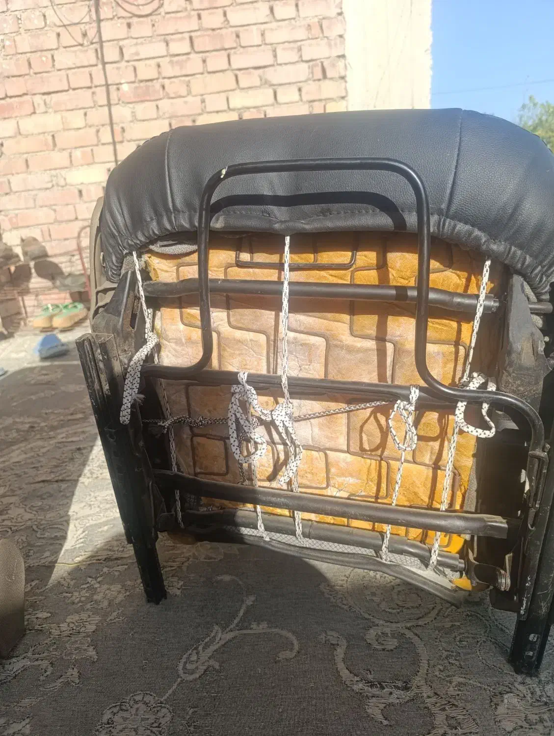 صندلی سمند|صندلی و نیمکت|کهنوج, |دیوار