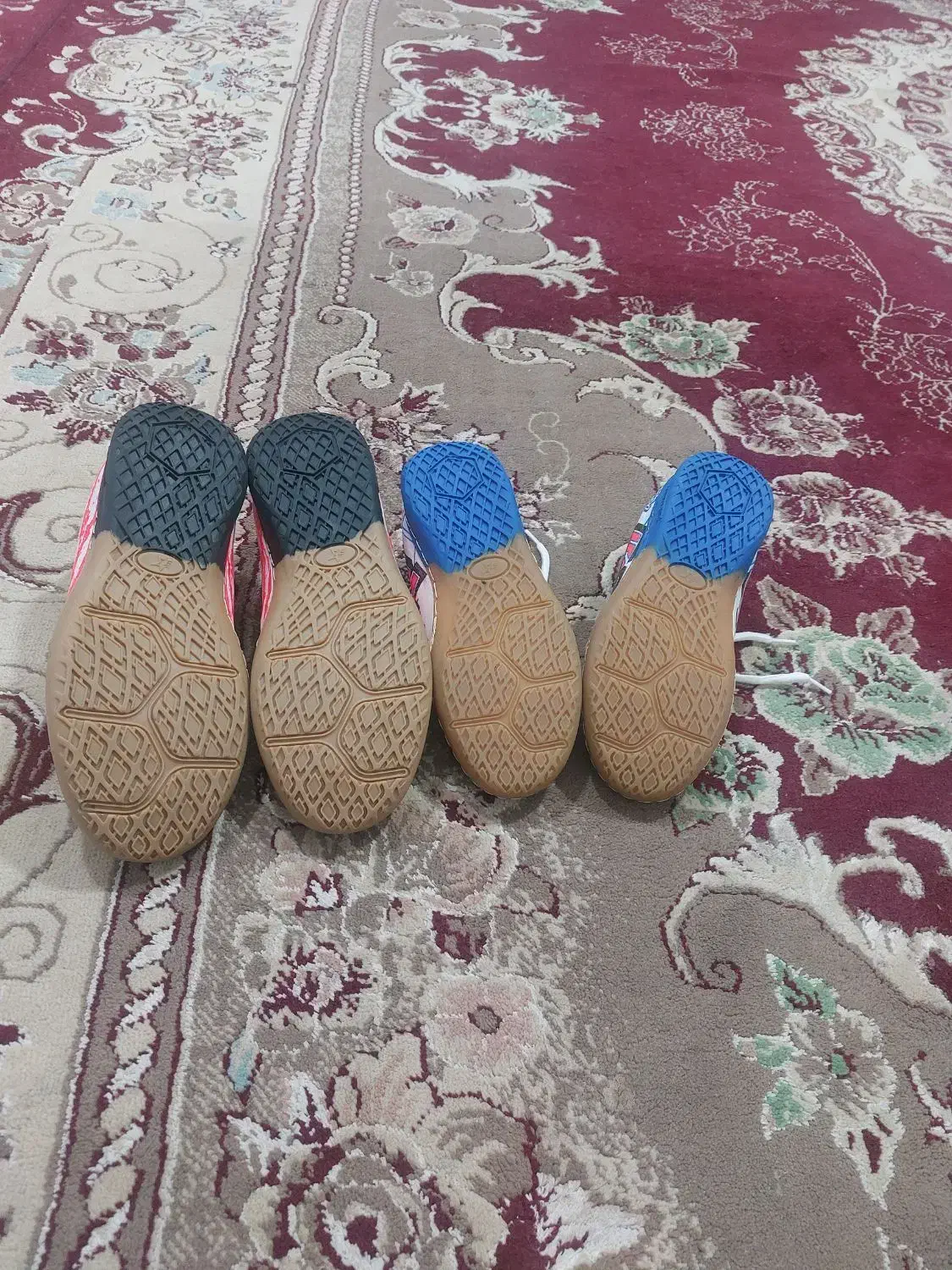 کفش|کیف، کفش، کمربند|نیشابور, مازول|دیوار