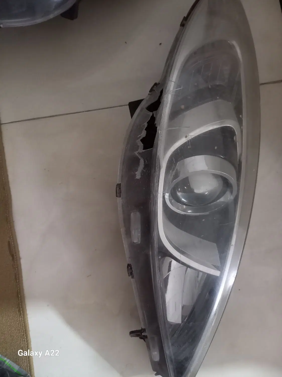 چراغ 207|قطعات یدکی و لوازم جانبی|کاشان, زیدی|دیوار