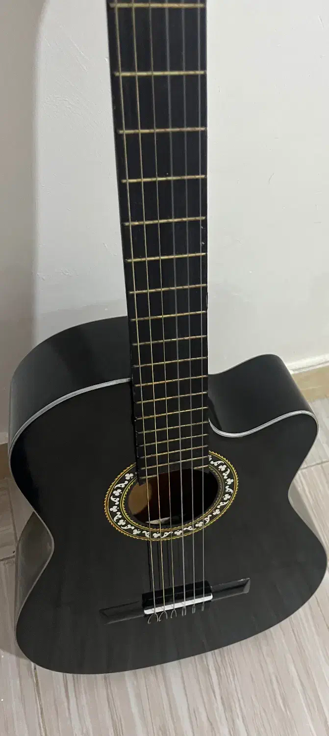 گیتار|گیتار، بیس، امپلیفایر|رشت, حمیدیان|دیوار