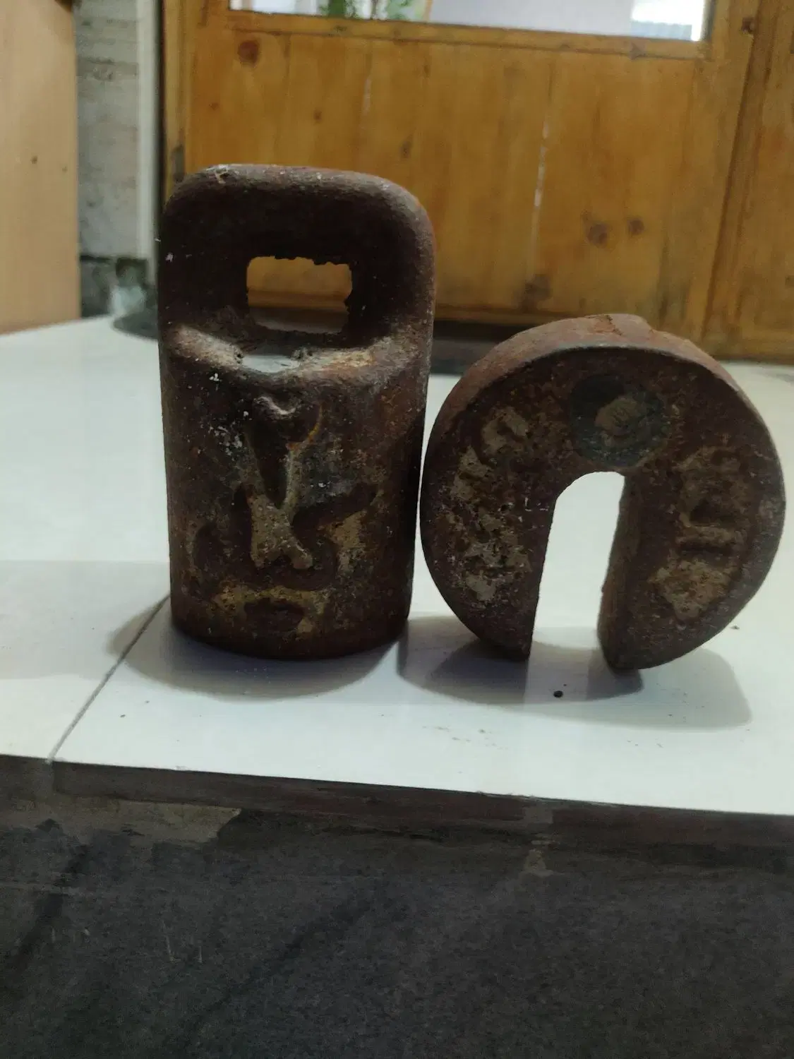 دو عدد سنگ|کلکسیون اشیاء عتیقه|شیراز, پودنک|دیوار