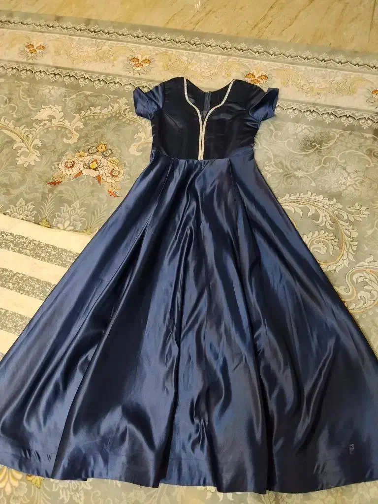 لباس مجلسی|لباس|تربت جام, شاهد|دیوار