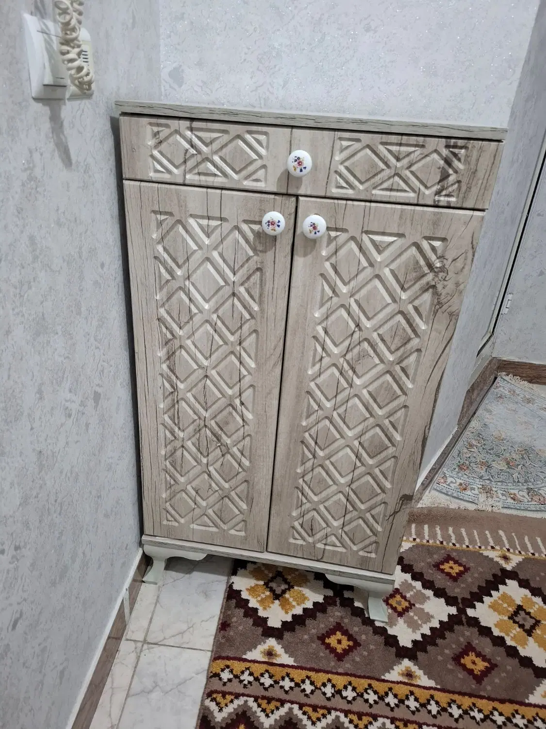 جاکفشی|جاکفشی، کمد، دراور|رباط‌کریم, رباط‌کریم|دیوار