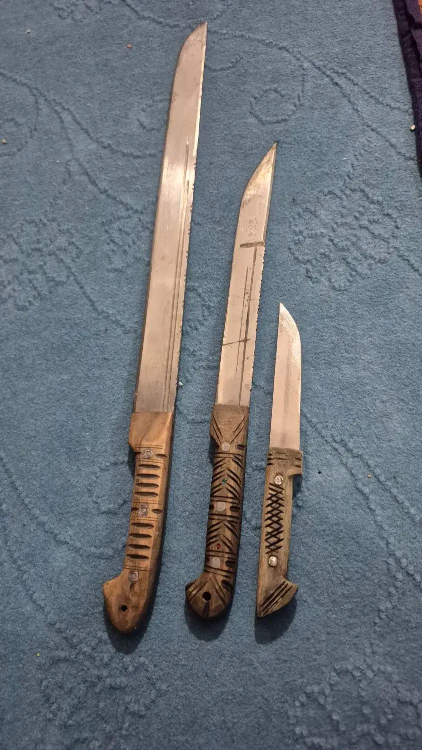 چاقو|کلکسیون اشیاء عتیقه|قم, شهر قائم|دیوار