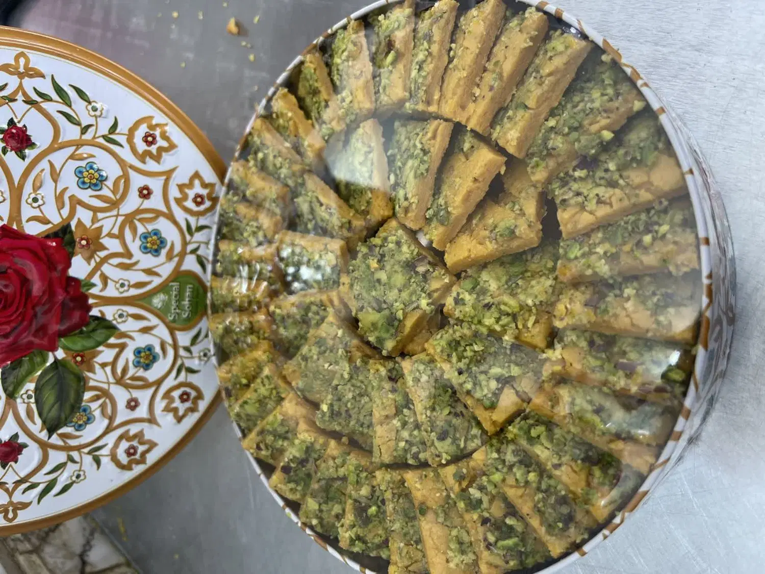 سوهان|خوردنی و آشامیدنی|قم, باسکول|دیوار