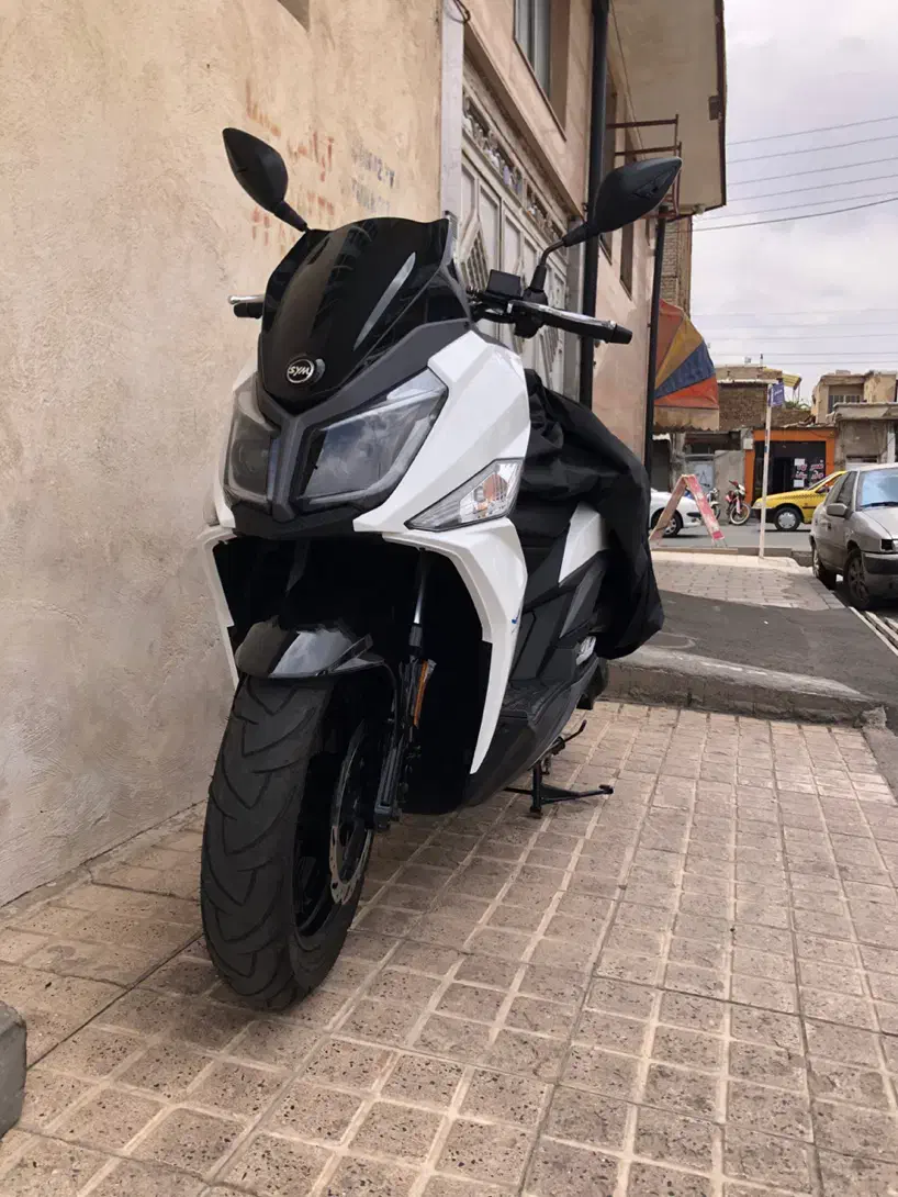 Sym j200|موتورسیکلت|تهران, فلسطین (میدان انقلاب)|دیوار