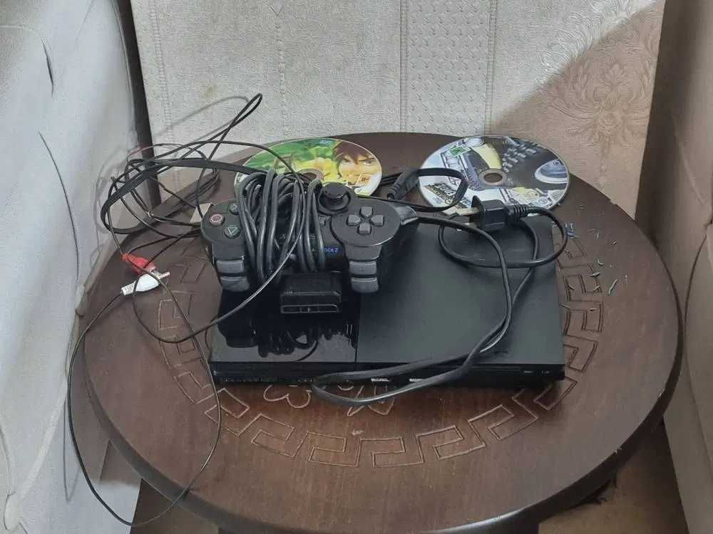 Ps2|کنسول، بازی ویدئویی و آنلاین|بندر انزلی, معلم|دیوار