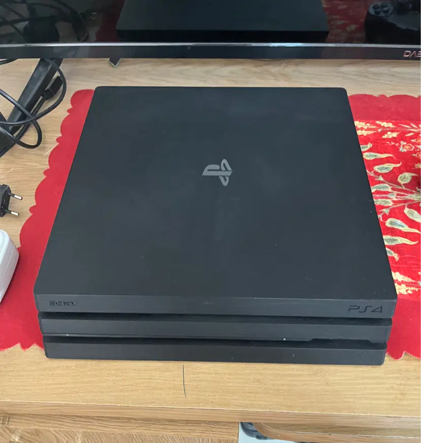 Ps4 pro|کنسول، بازی ویدئویی و آنلاین|مشهد, چهارچشمه|دیوار