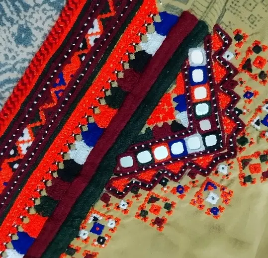 دوچگر|لباس|کنارک, |دیوار