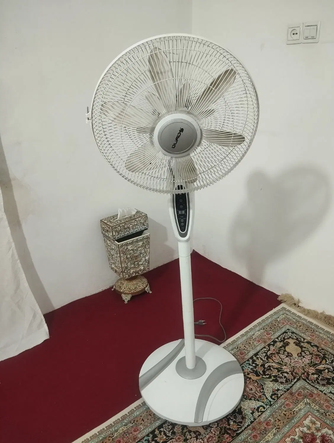 پنکه|پنکه و تصفیهکنندهٔ هوا|چناران, |دیوار