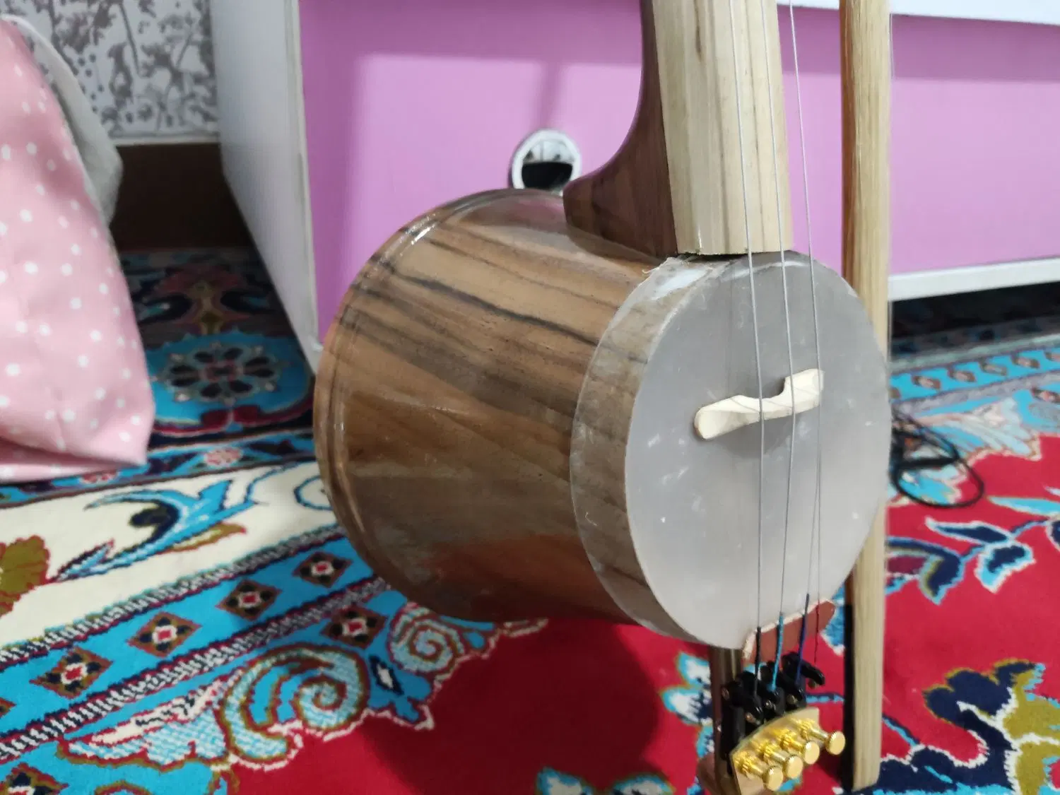 کمانچه|سازهای سنتی|پلدختر, |دیوار