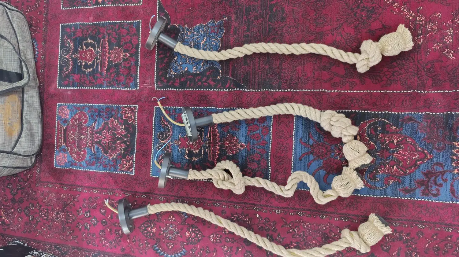 لوستر|لوستر و چراغ آویز|شیراز, کوشک میدان|دیوار