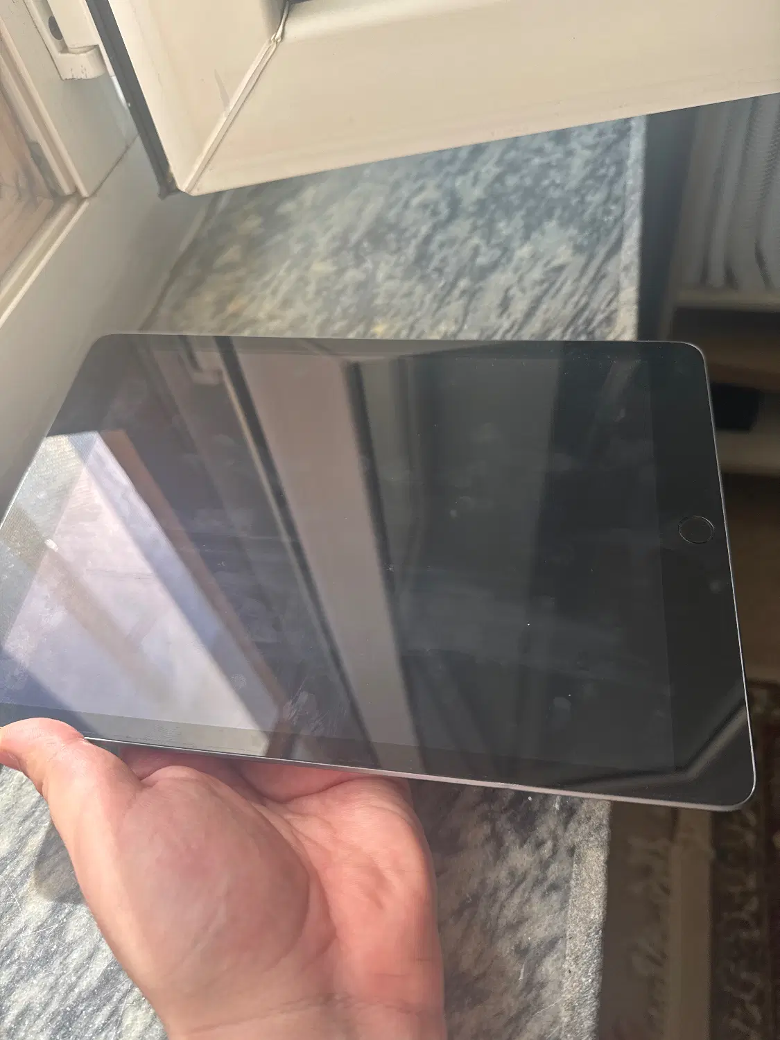 Ipad|تبلت|تهران, فلسطین (میدان انقلاب)|دیوار