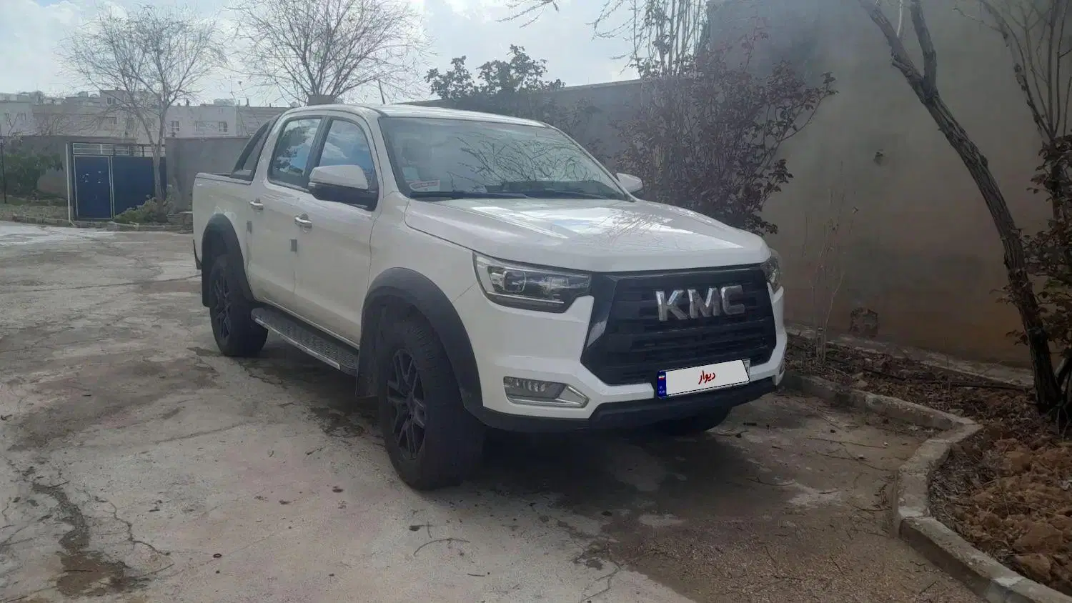 KMC T8|خودرو سواری و وانت|صدرا-فارس, فاز ۱|دیوار