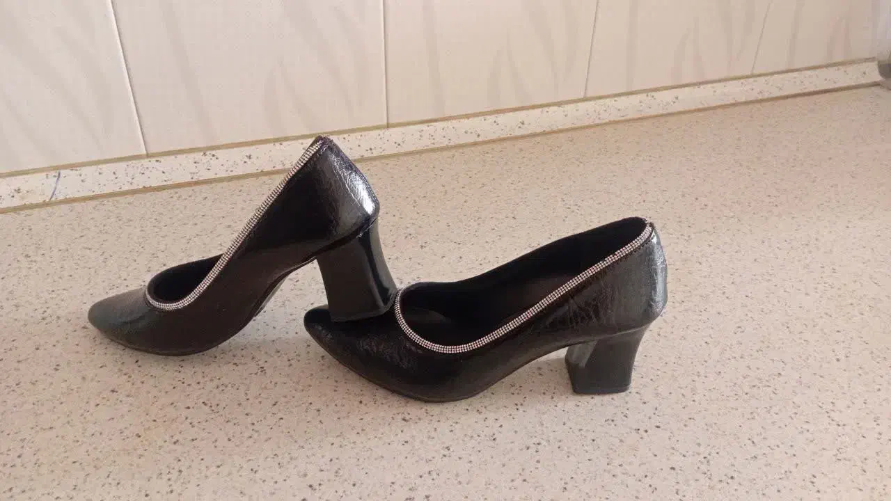 کفش مجلسی|کیف، کفش، کمربند|بروجرد, |دیوار