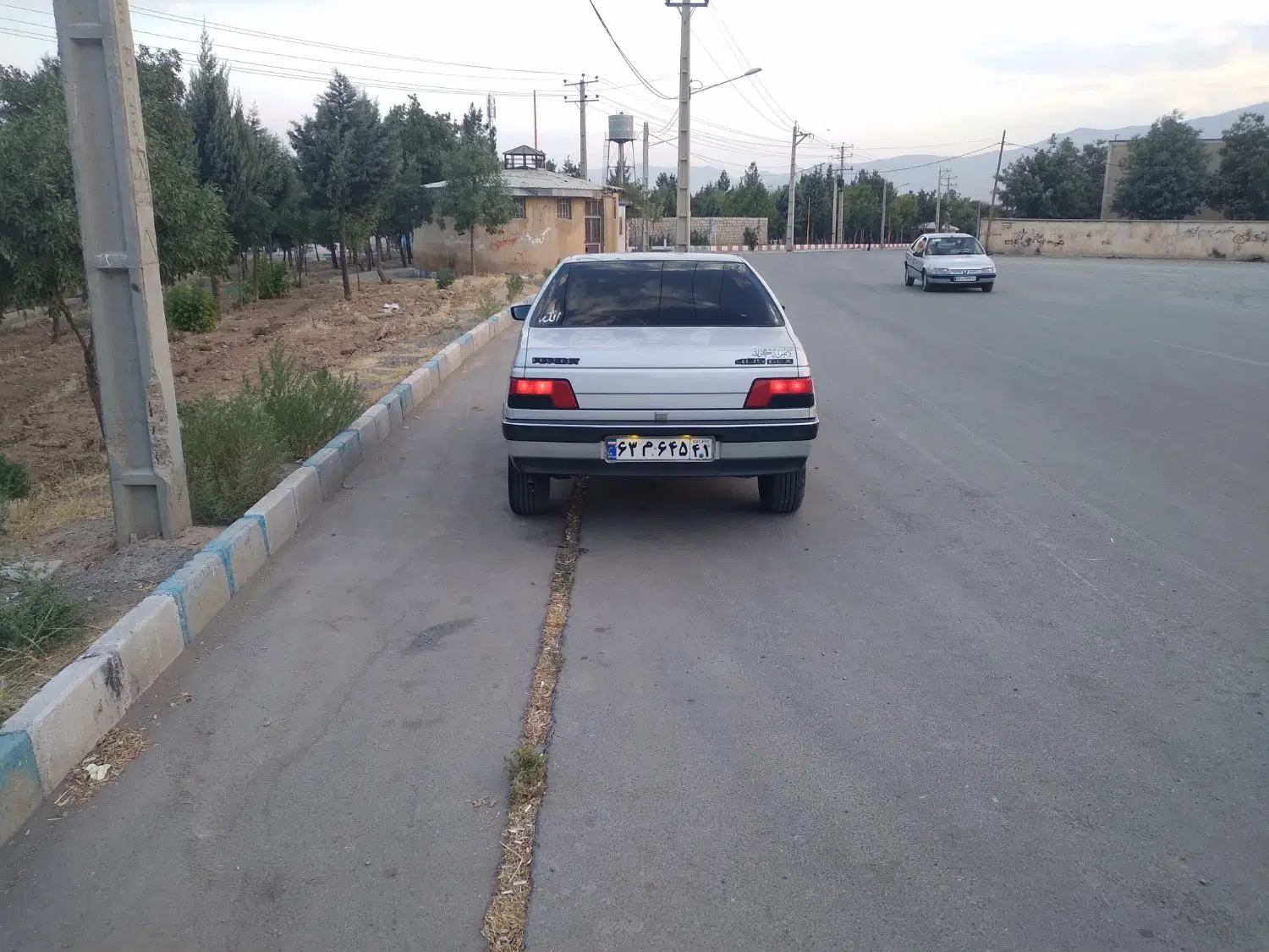 پژو‌405|خودرو سواری و وانت|بروجرد, |دیوار