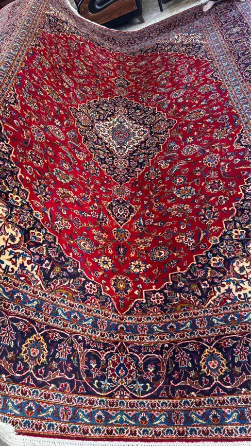 ۱۲ قطبی|فرش|تهران, آهنگ|دیوار
