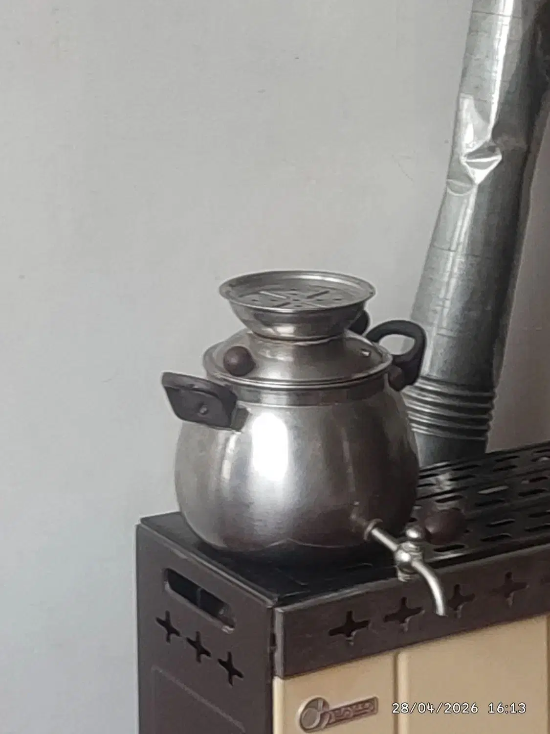 کتری|قوری، کتری، قهوه‌ساز دستی|باغ حلی, |دیوار