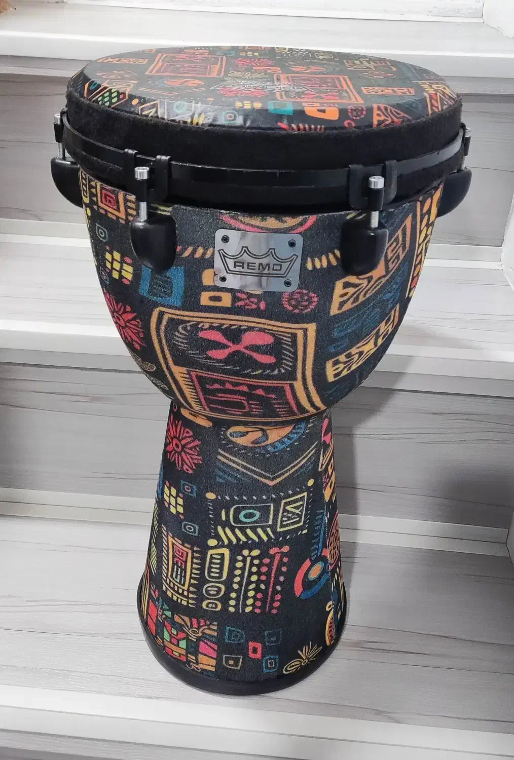 جیمبی|درام و پرکاشن|رشت, سعدی (تختی)|دیوار