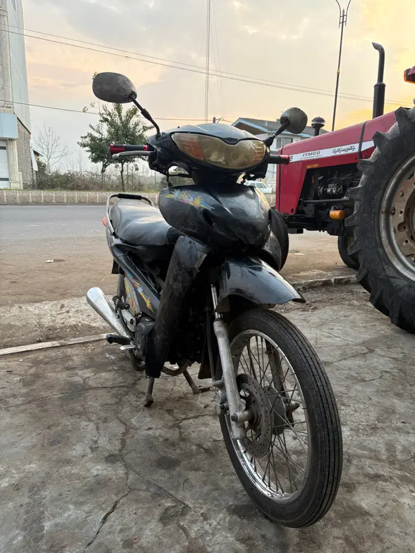 موتور ویو|موتورسیکلت|لشت نشا, |دیوار