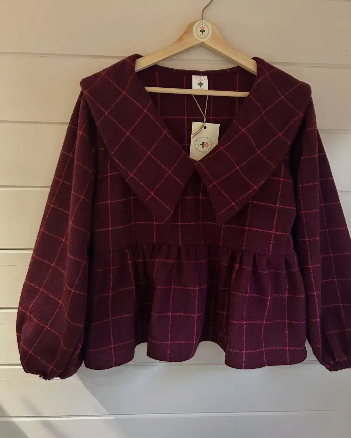 خیاطی نور|لباس|رشت, کوی مهر|دیوار