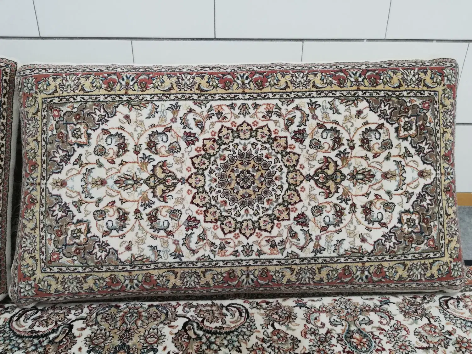 پشتی|پشتی|اراک, |دیوار