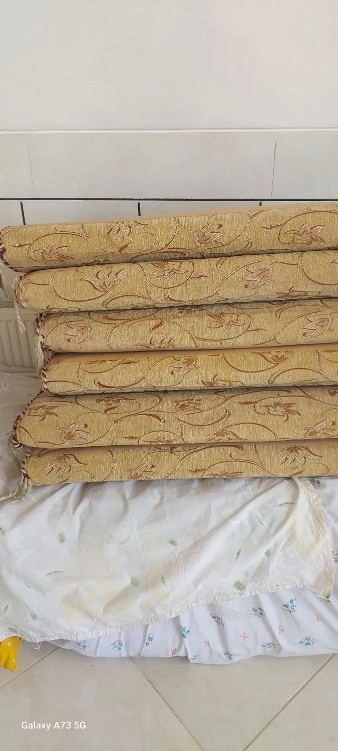 مختر|رختخواب، بالش، پتو|مبارکه, |دیوار