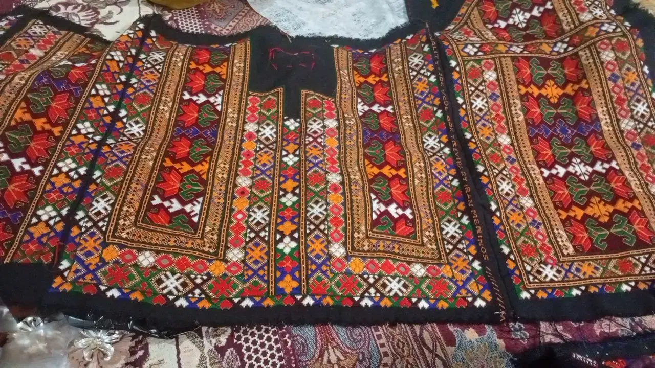 زی سنتی|لباس|خاش, |دیوار