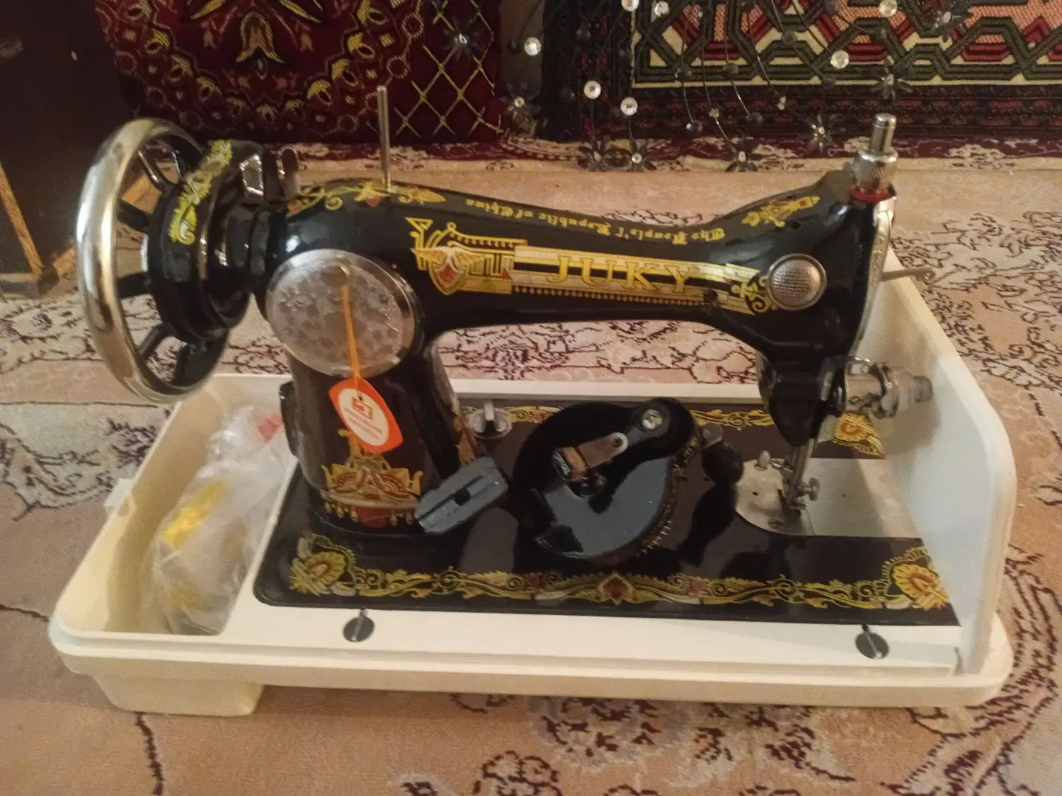 چرخ خیاطی|چرخ خیاطی و ریسندگی|اسفراین, |دیوار