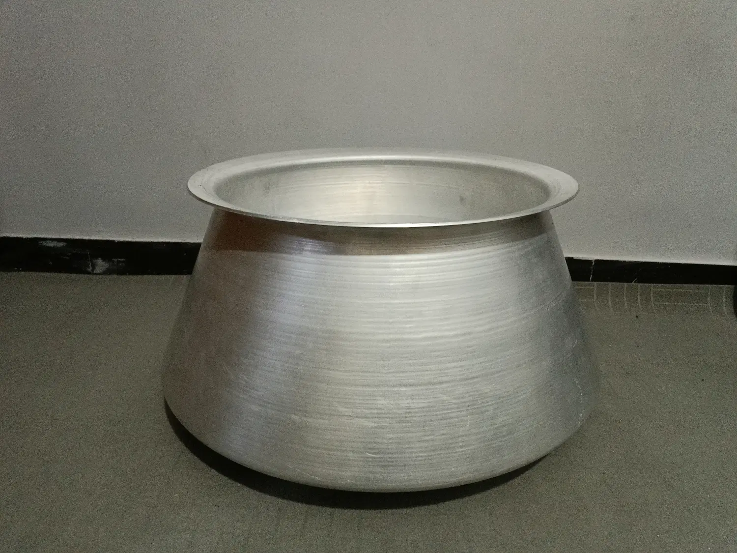 دیگ چدن|ظروف پخت‌وپز|مرودشت, ابوذر شمالی‎|دیوار