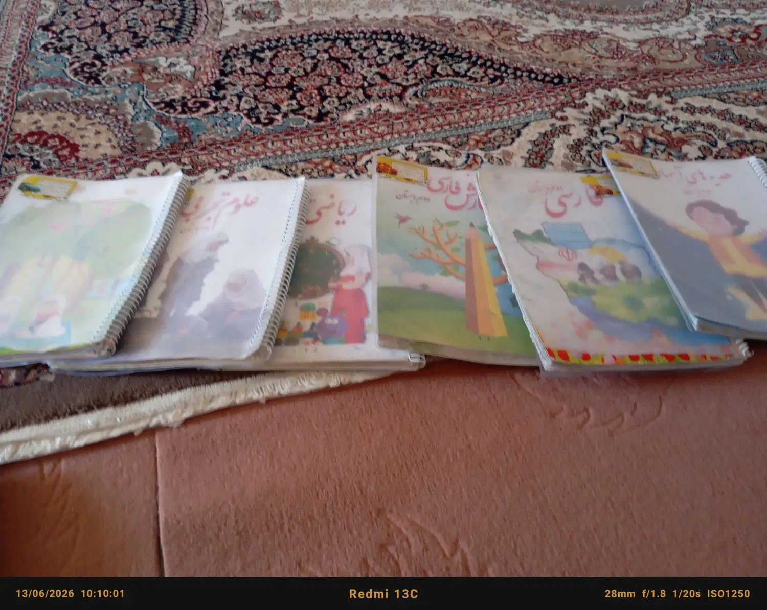 چهارتا کتاب پیش دبستان و ۶ تا کتاب کلاس دوم دبستان|کتاب و مجله|همدان, |دیوار