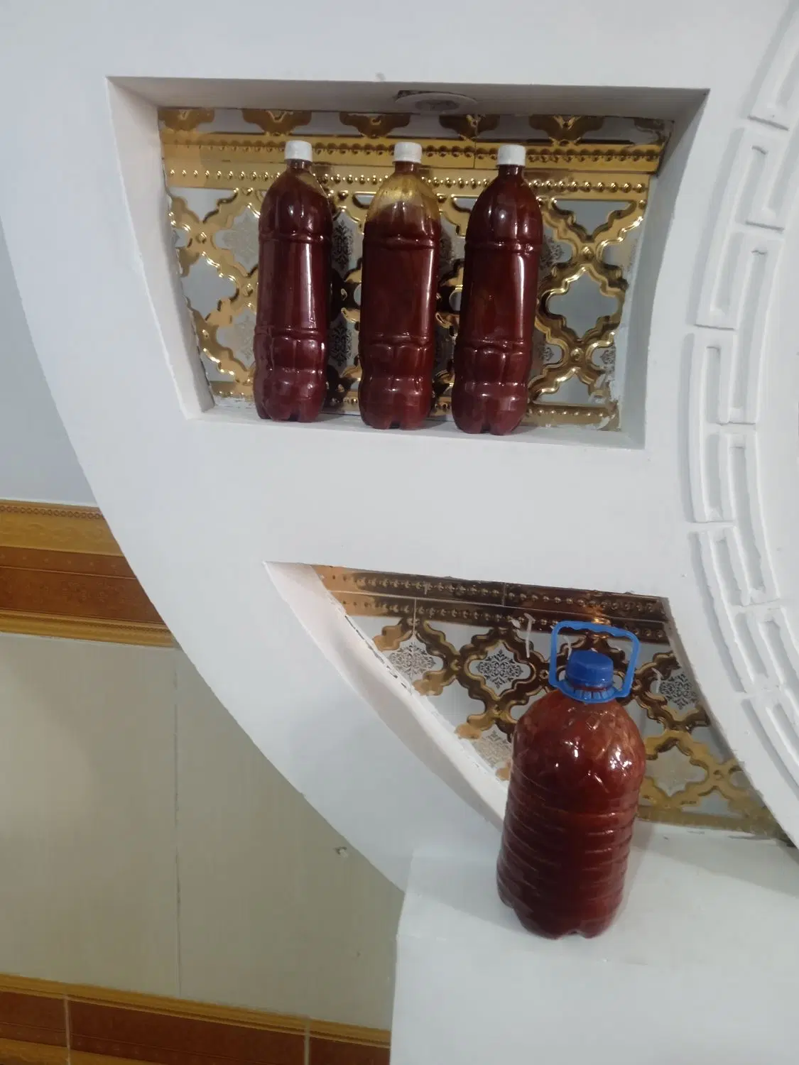 ربع|خوردنی و آشامیدنی|بروجرد, |دیوار