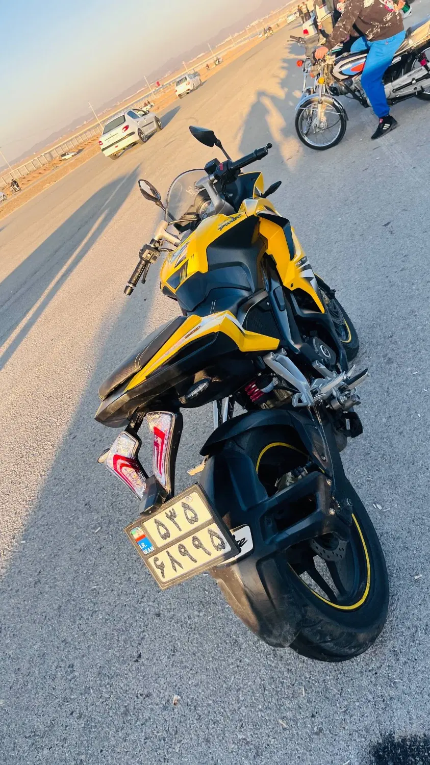 Rs200|موتورسیکلت|ساوه, |دیوار