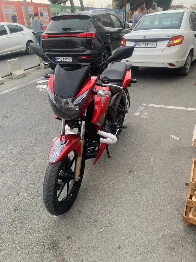 اپاچی ۱۸۰|موتورسیکلت|آفتاب, |دیوار