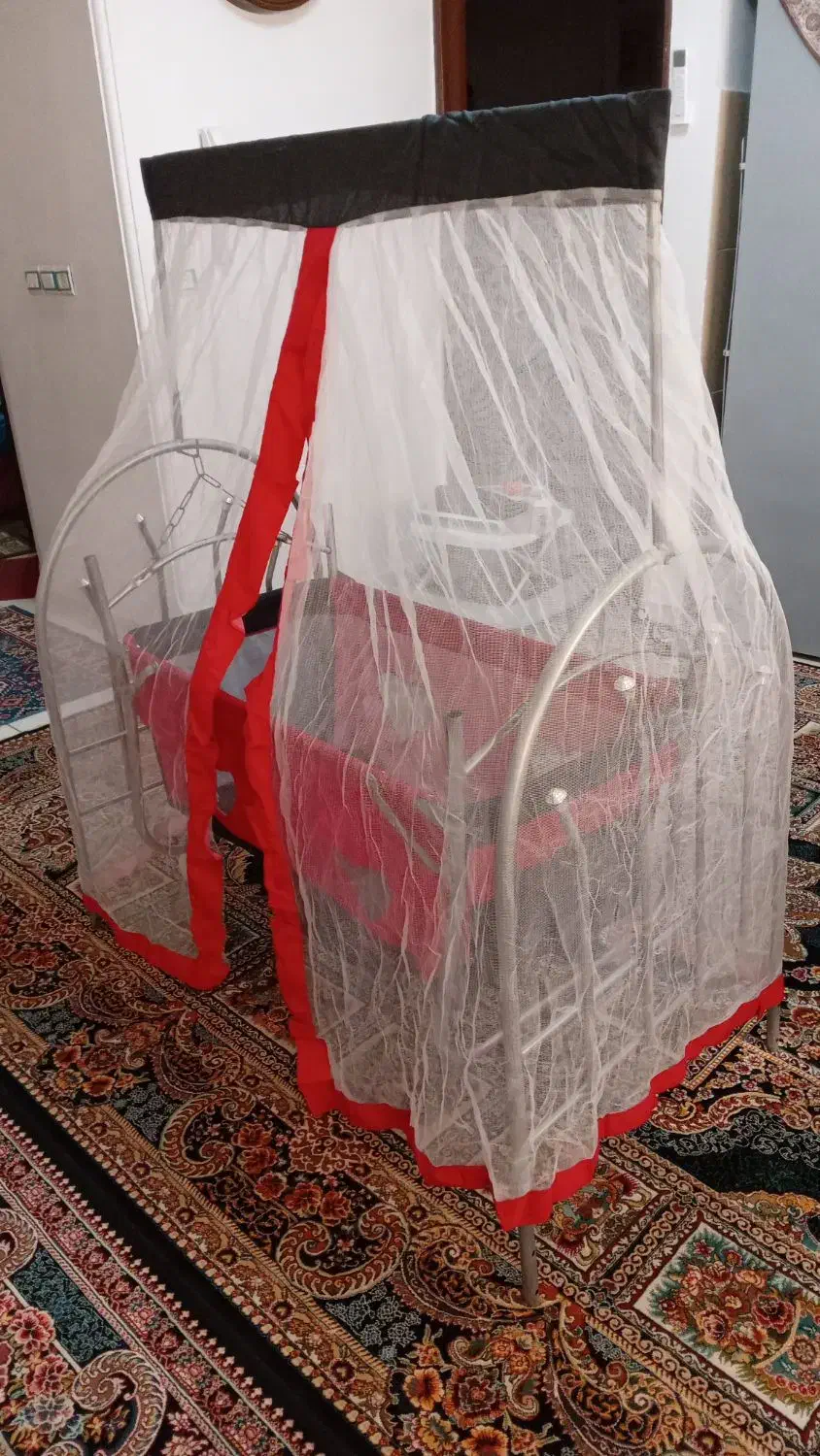 گهواره|تخت و صندلی بچه|رشت, حمیدیان|دیوار