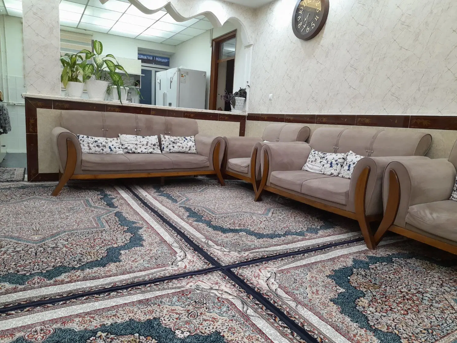 فروشی|مبلمان خانگی و میز عسلی|قروه, |دیوار