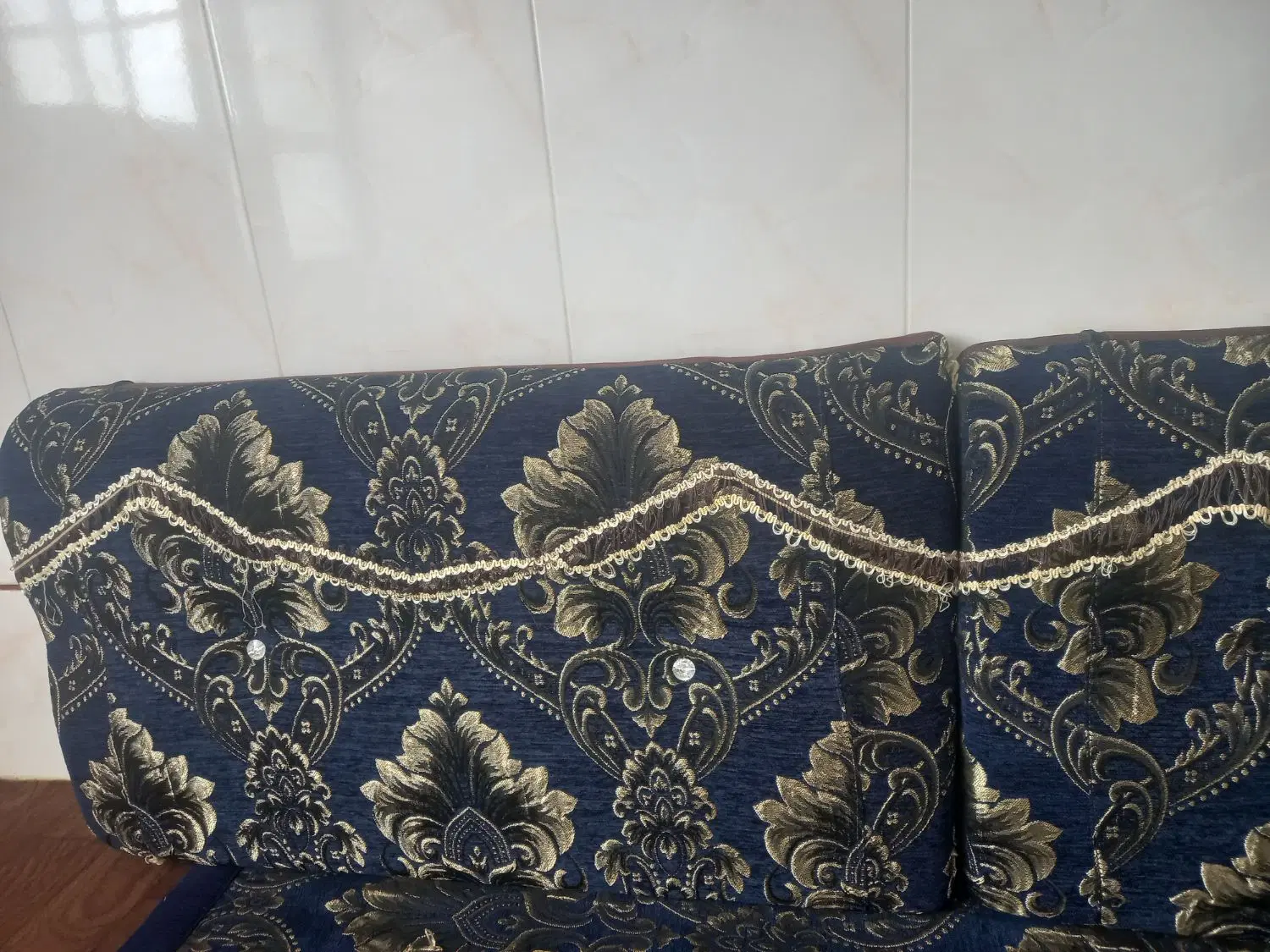 پشتی|پشتی|خمینی‌شهر, |دیوار