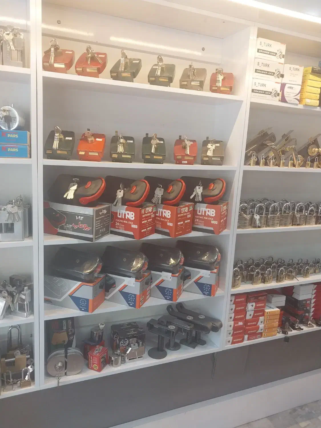 بازکردن انواع قفل منازل واتومبیل سراسرمشهدکلیدسازی|مصالح و تجهیزات ساختمان|مشهد, امام رضا (ع)|دیوار